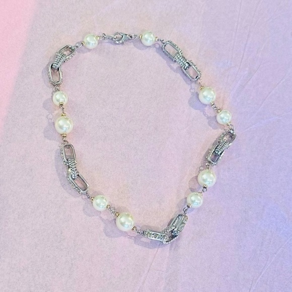 ✨✨ Silver Textured Chain Link Necklace w Pearls ✨ - Picture 13 of 15